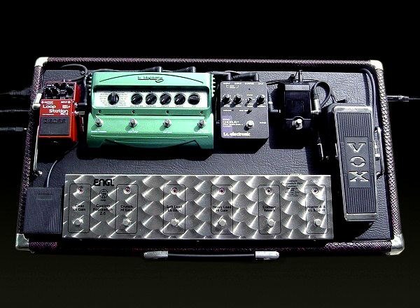 P75 Custom Wired w/Effect Pedals