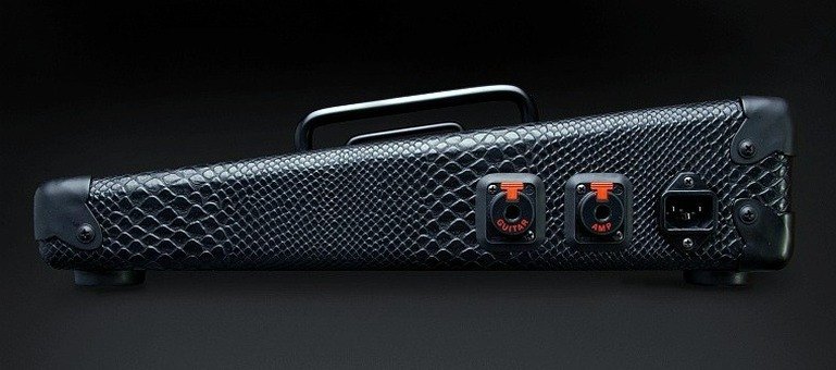 Pistola Pedalboard with guitar input, amp output and power socket